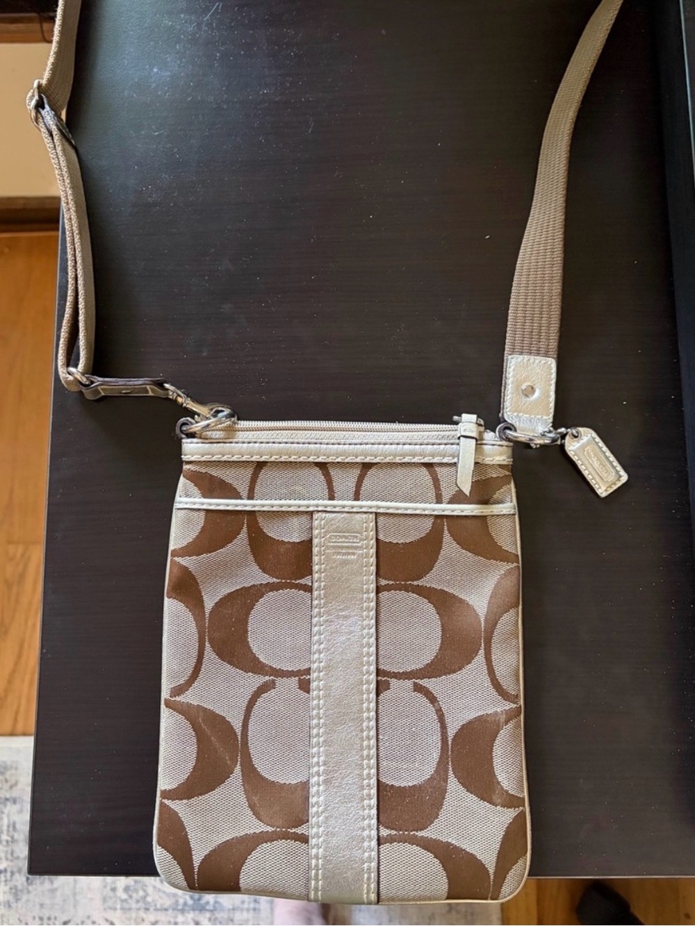 Coach Signature Canvas Messenger Bag Khaki Brown Beige Jacquard
